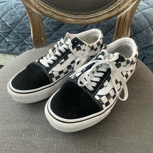 Vans women’s size 8.5 check old skool platform